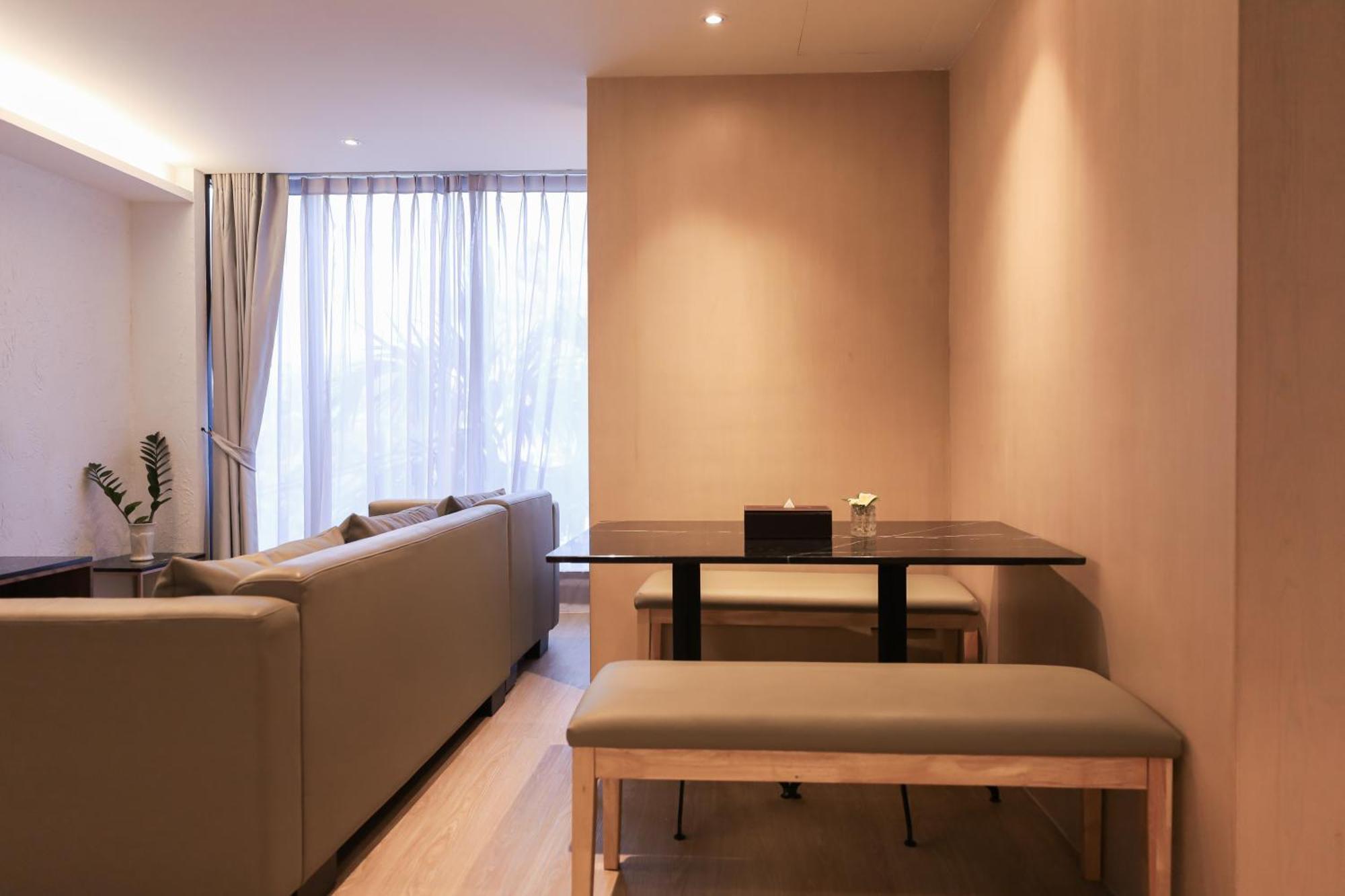 Balcony Seaside Sriracha Hotel & Serviced Apartments Si Racha Dış mekan fotoğraf