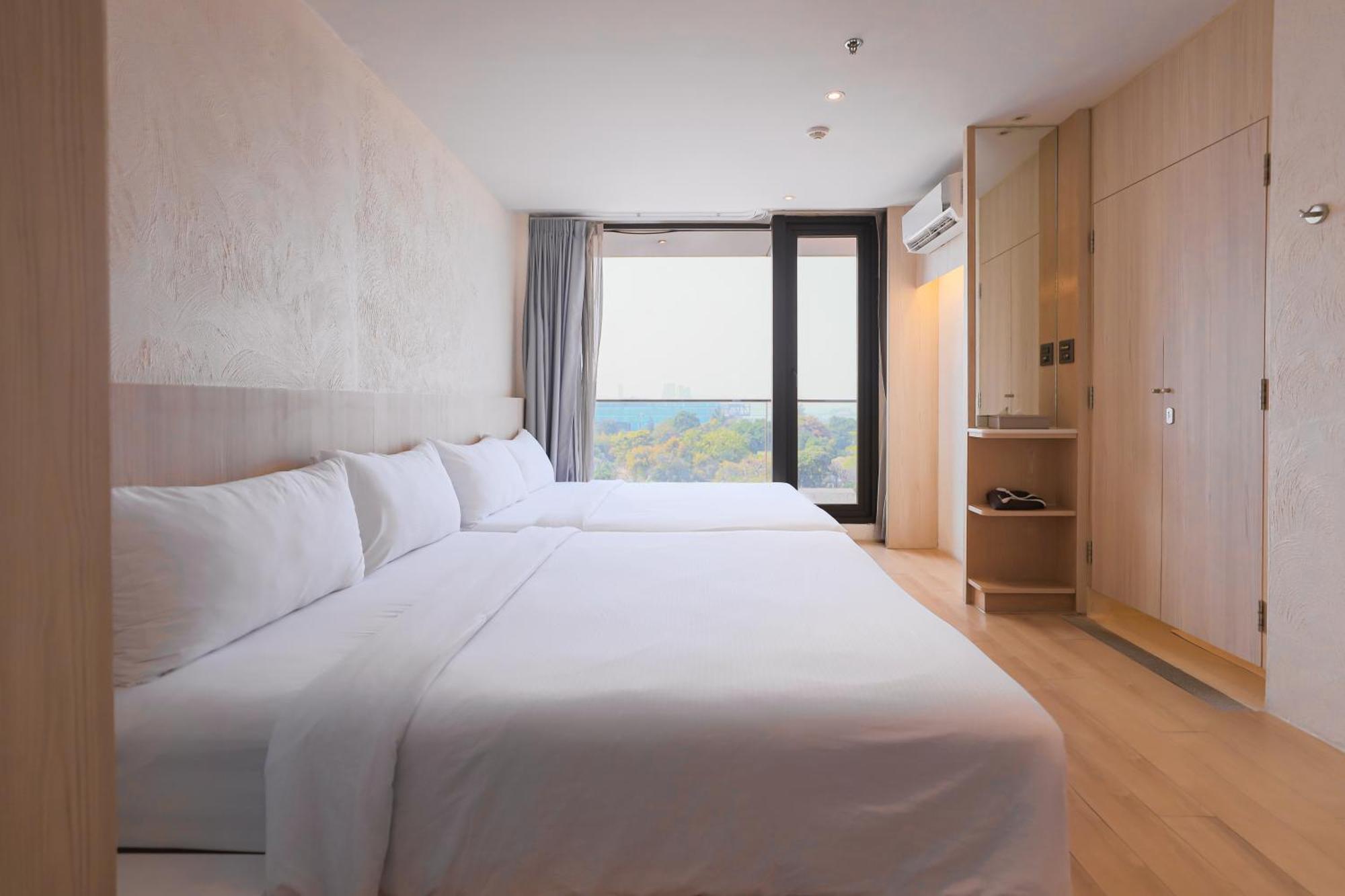 Balcony Seaside Sriracha Hotel & Serviced Apartments Si Racha Dış mekan fotoğraf