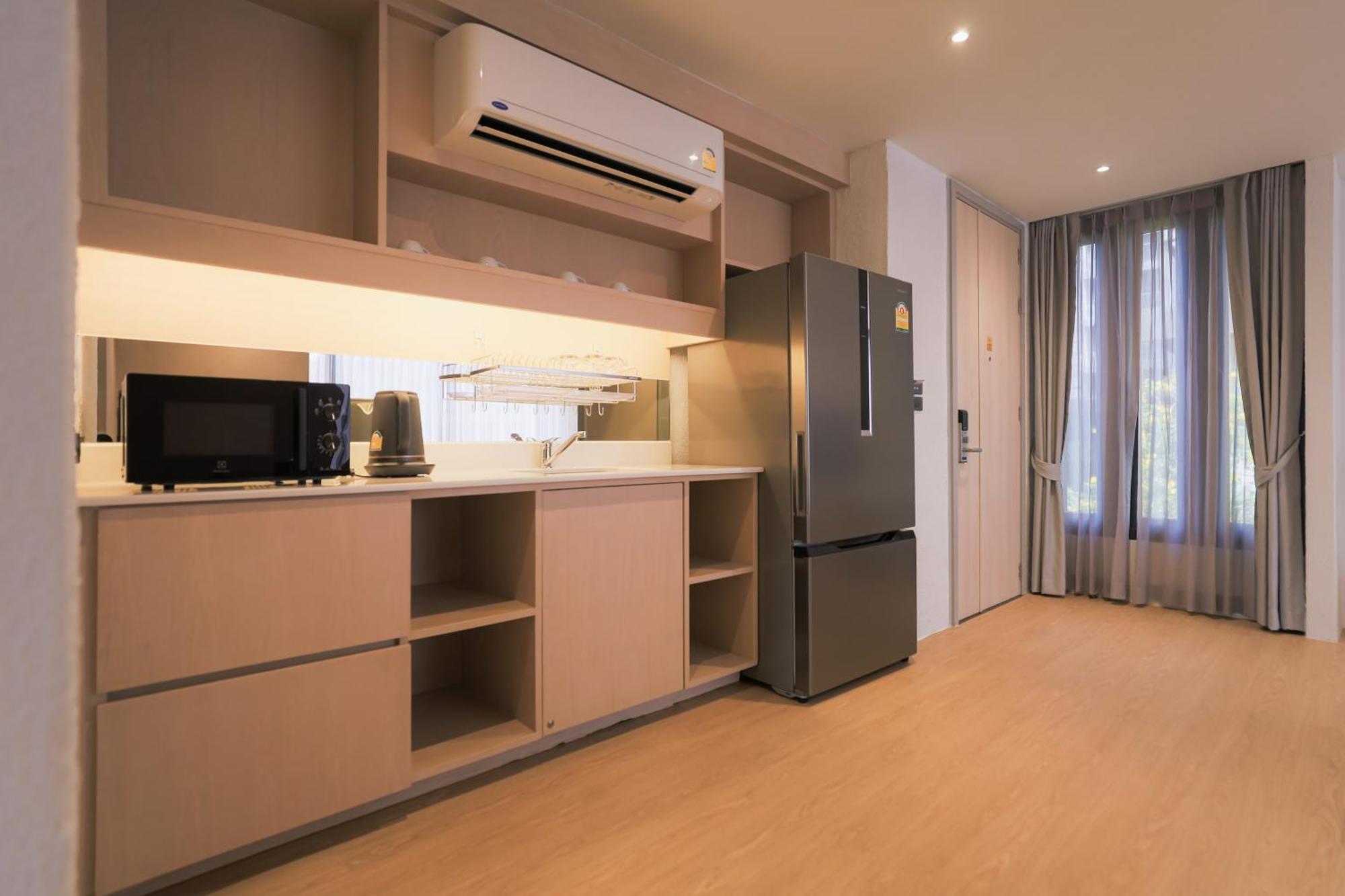 Balcony Seaside Sriracha Hotel & Serviced Apartments Si Racha Dış mekan fotoğraf